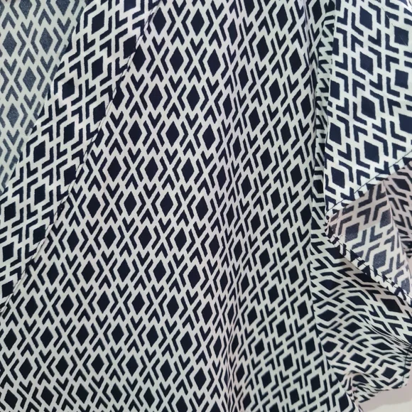 Size- L, JACQUI.E top - Picture 4 of 4